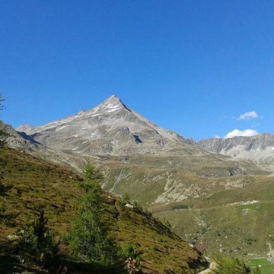 Hiking holidays in San Giacomo and Valle Aurina